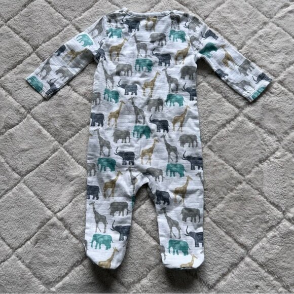 Aden and Anais | Elephants Muslin Footie Pajamas | Size 3-6m - Picture 3 of 8